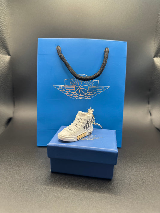 Miniatur-Sneaker Schlüsselanhänger mit Geschenkbox
