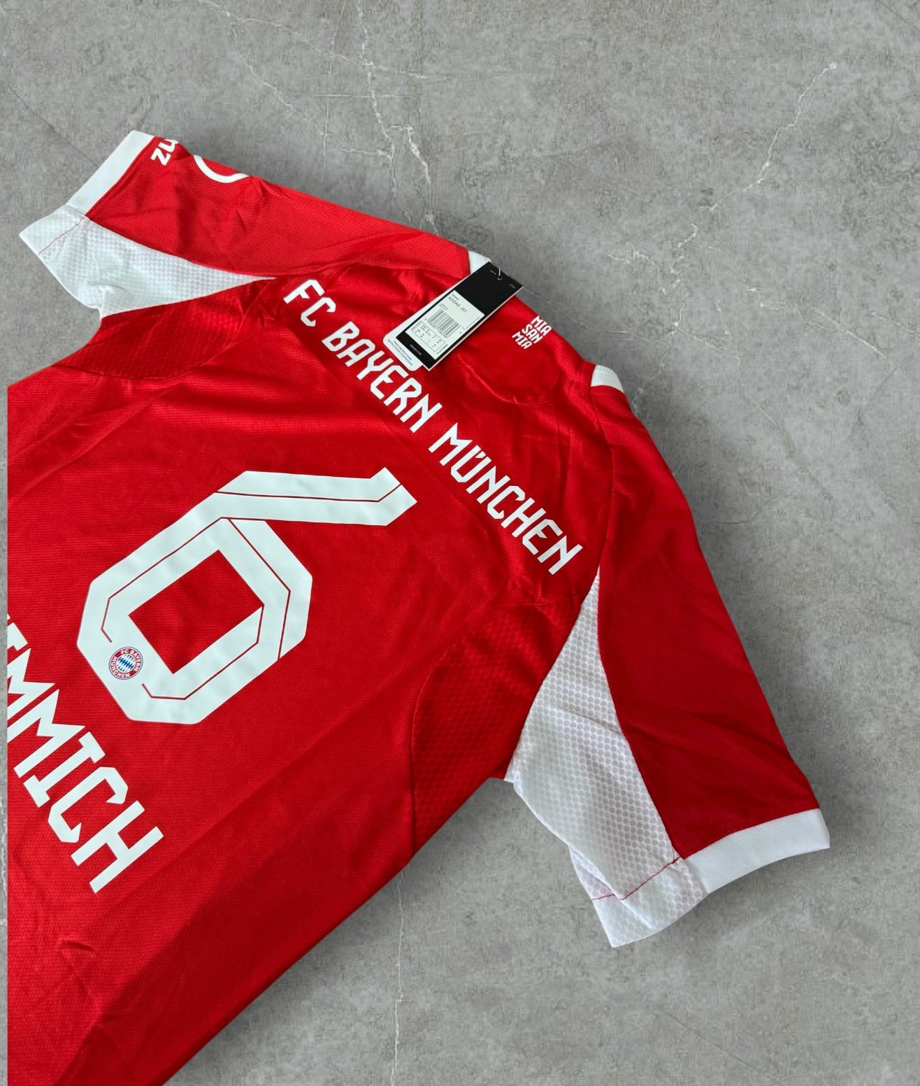Fußballtrikot Heimrot #6 Kimmich – L