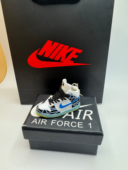 Sneaker Schlüsselanhänger High-Top Weiß/Blau/Schwarz – Mini Sneaker Accessoire