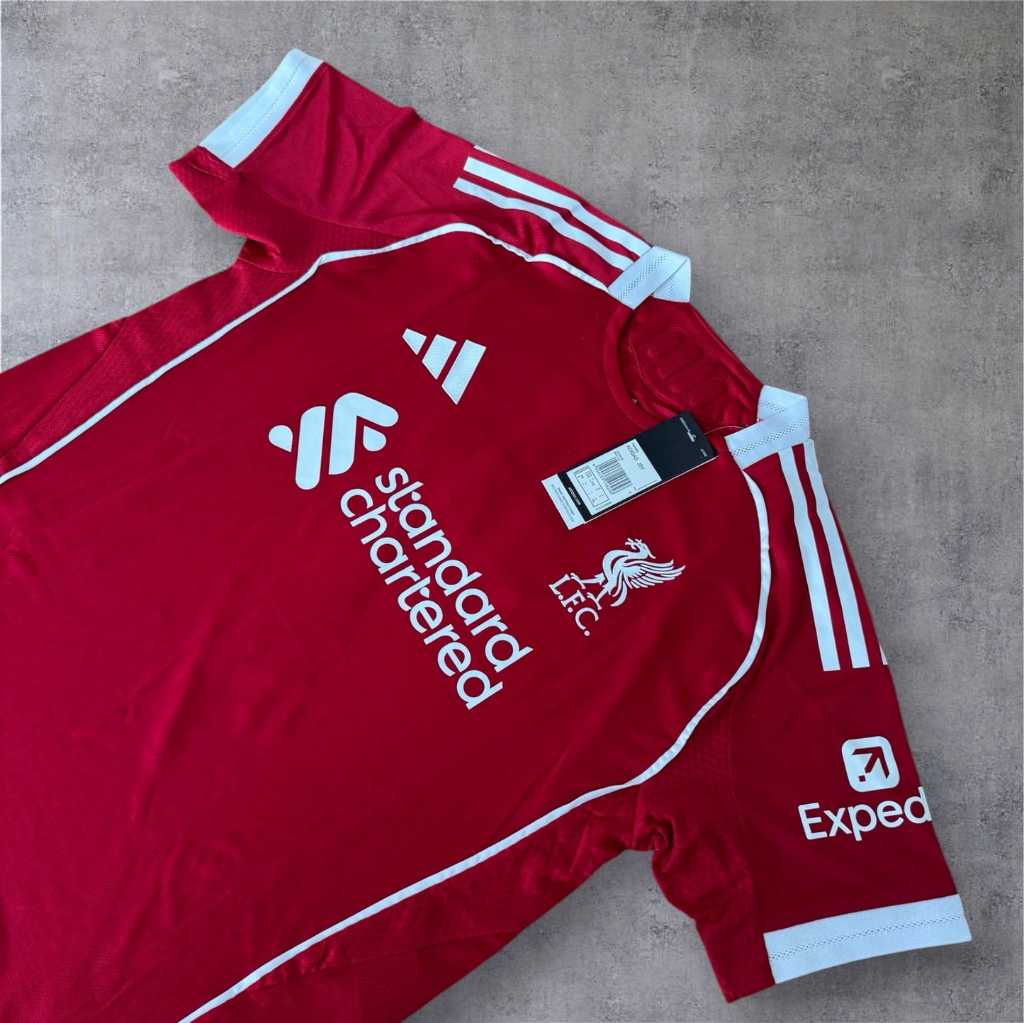 Hochwertiges rotes Fußball Trikot, Größe L, Nr. 7 Wirtz